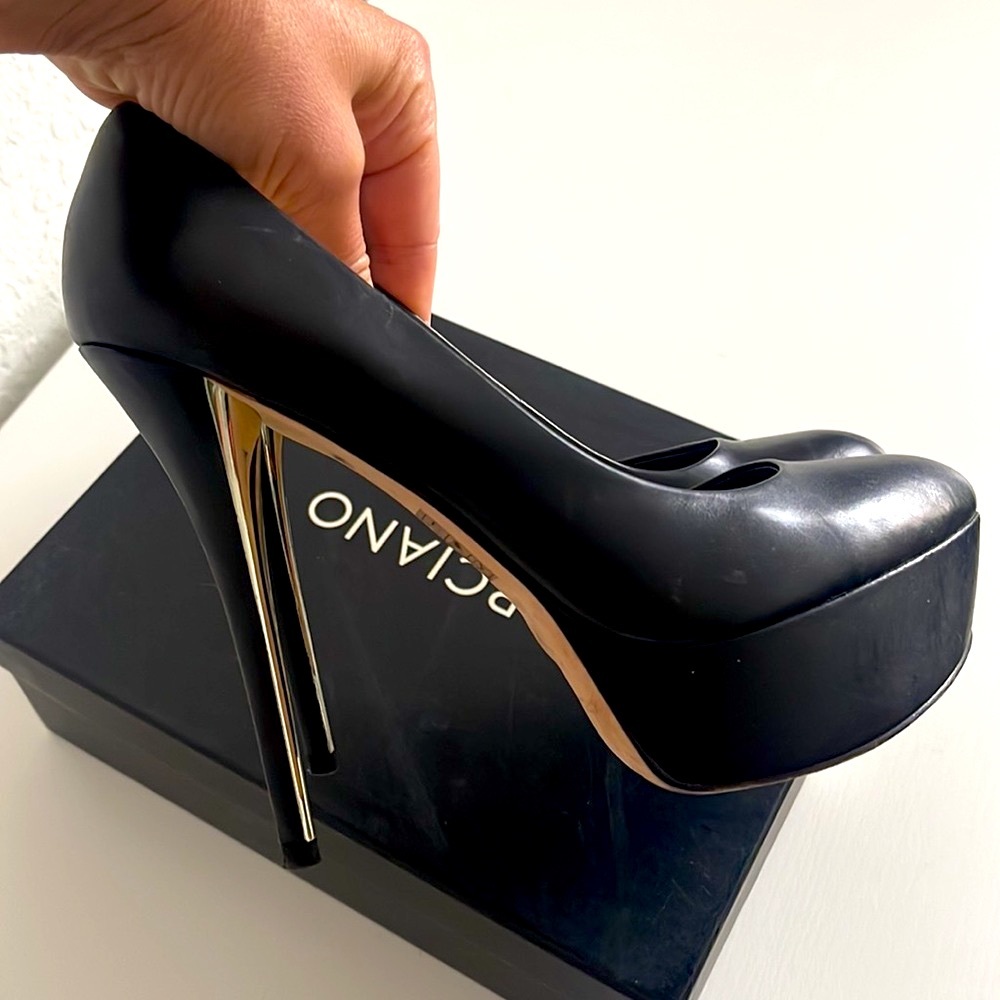 Marciano Black Platform Pumps Size 8.5